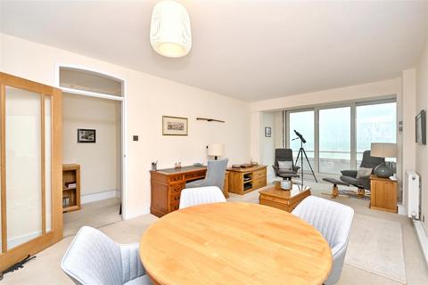 2 bedroom flat for sale, Bolsover Road, Eastbourne