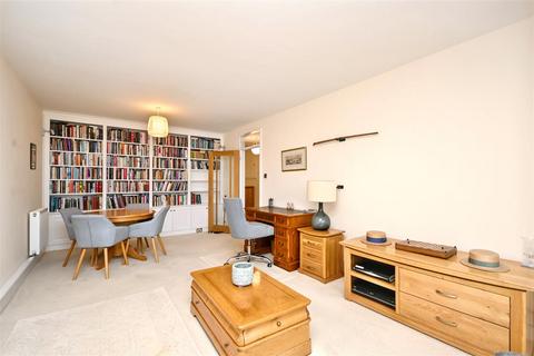 2 bedroom flat for sale, Bolsover Road, Eastbourne