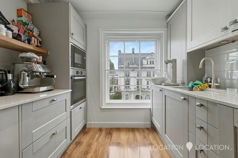 2 bedroom flat for sale, Lower Clapton Road, London, E5