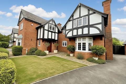 4 bedroom detached house for sale, Chiltern Close, Weston, CW2