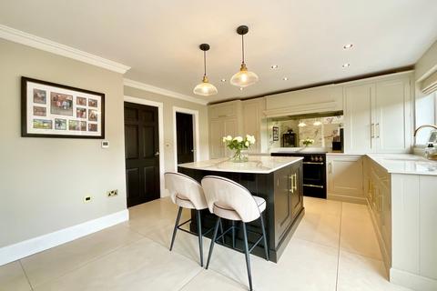 4 bedroom detached house for sale, Chiltern Close, Weston, CW2