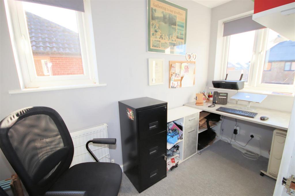 Bedroom 4 / Cot Room