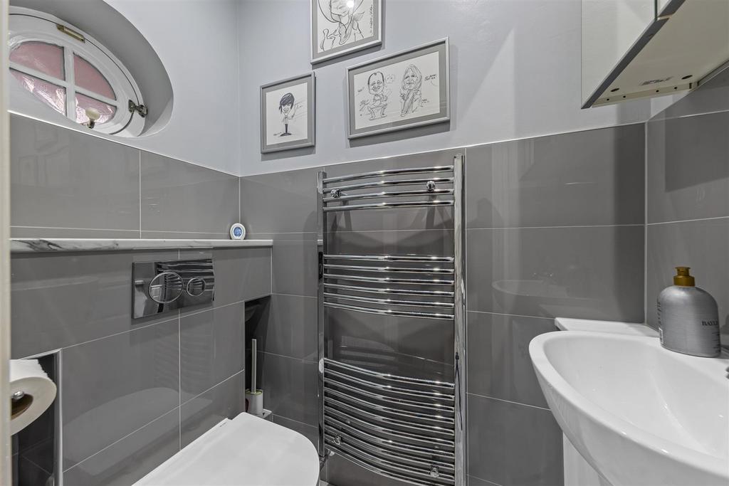 4 Hillcrest Cl Web35.jpg