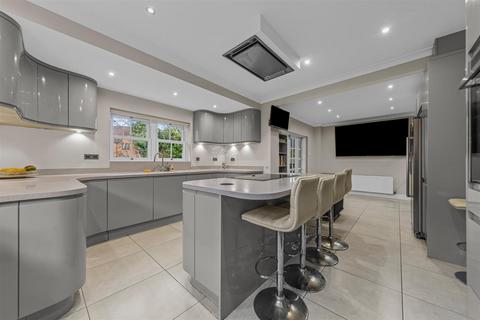 5 bedroom detached house for sale, Hillcrest Close, Milton Keynes MK5