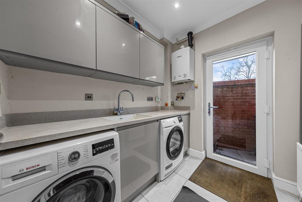 4 Hillcrest Cl Web36.jpg