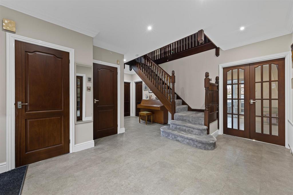 4 Hillcrest Cl Web16.jpg