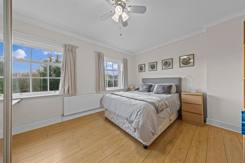 4 Hillcrest Cl Web39.jpg