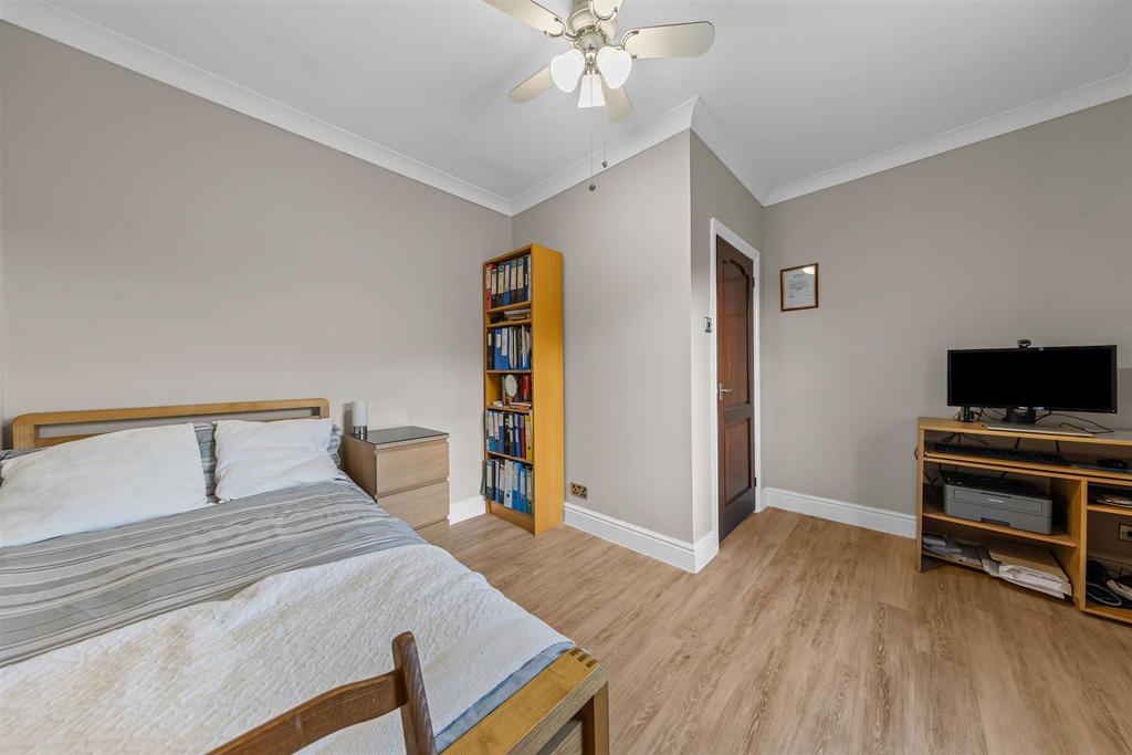 4 Hillcrest Cl Web50.jpg