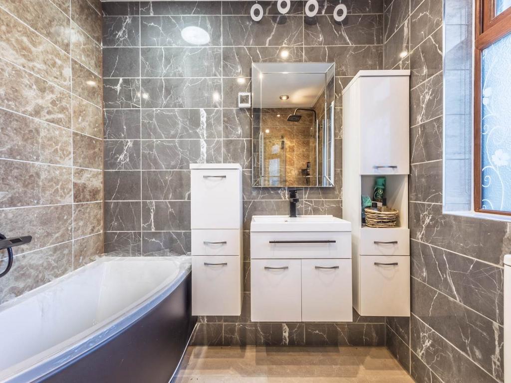Bathroom (2)