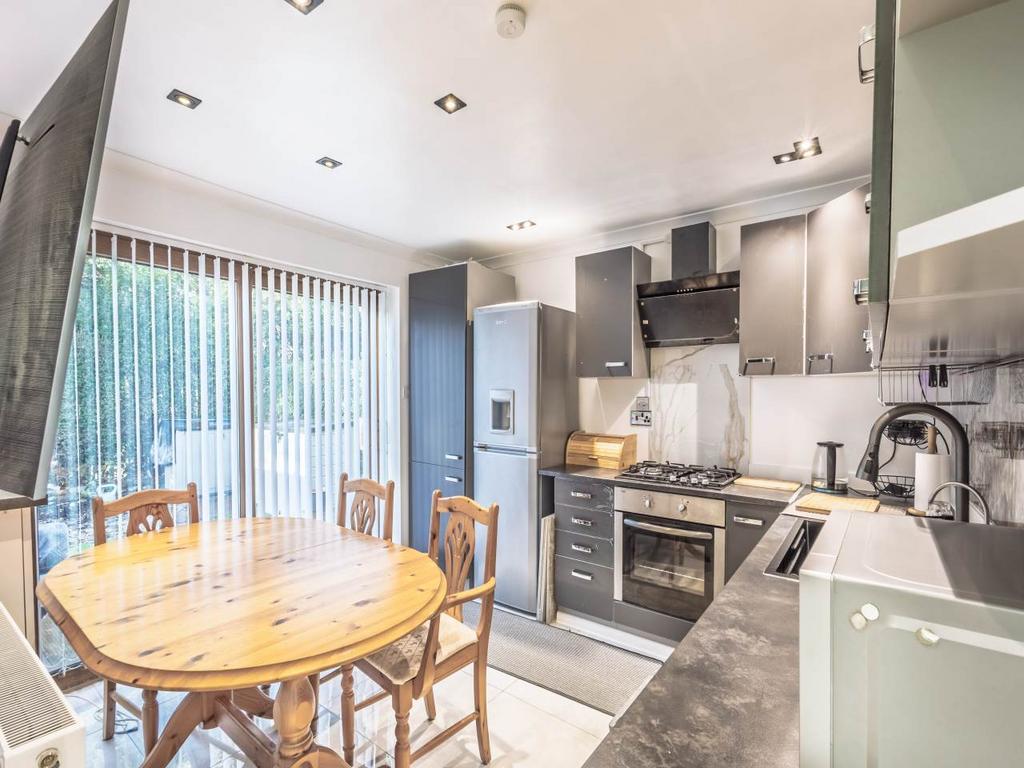 Kitchen 3