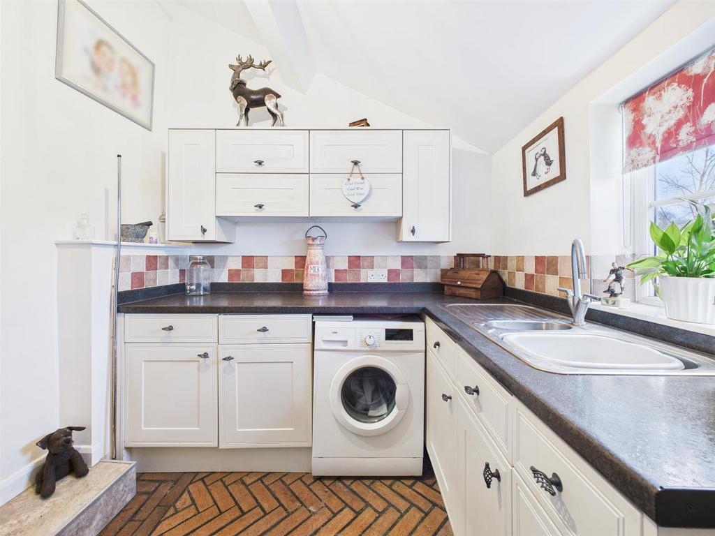 Utility/boot room: