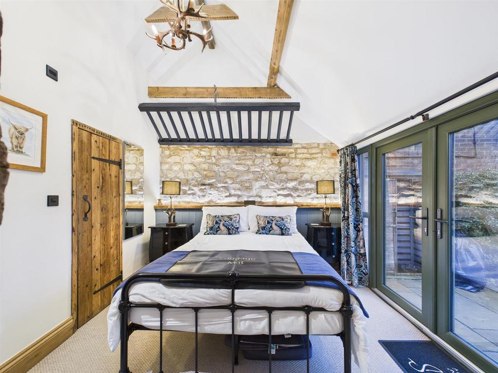 Bedroom: