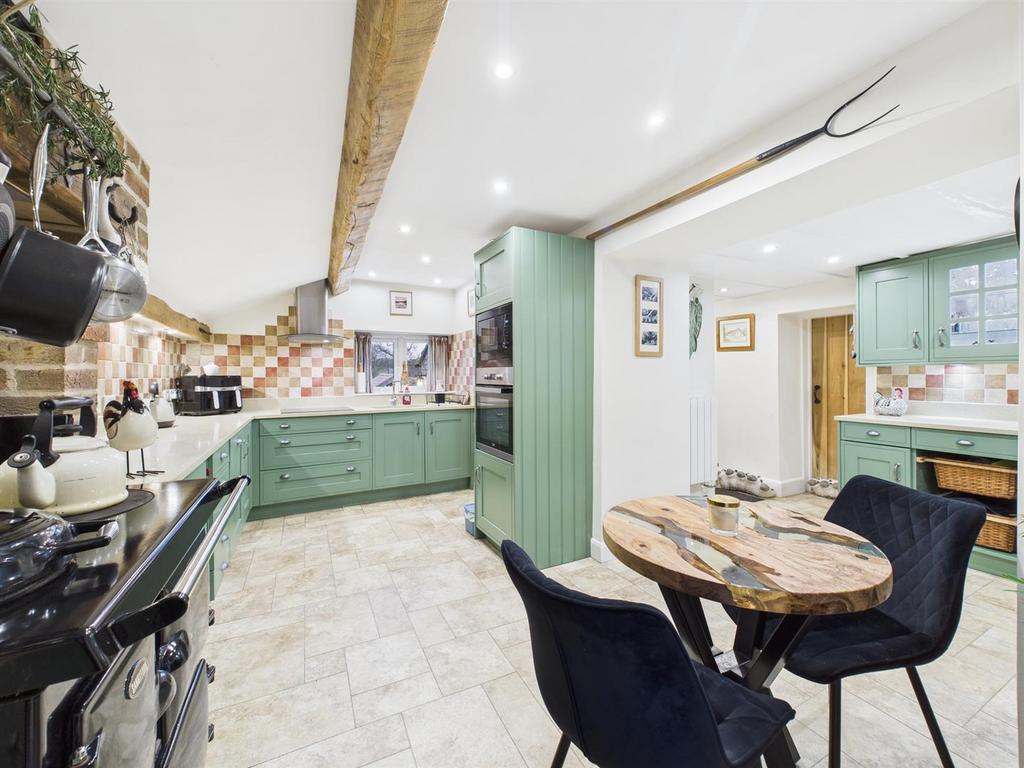 Kitchen: