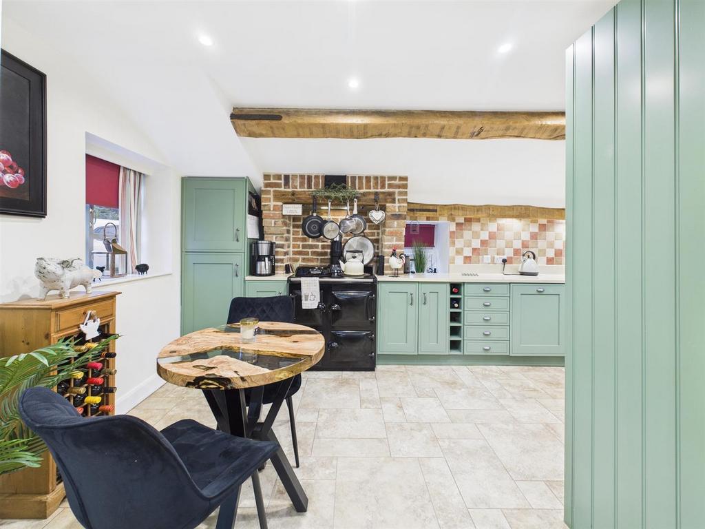 Kitchen: