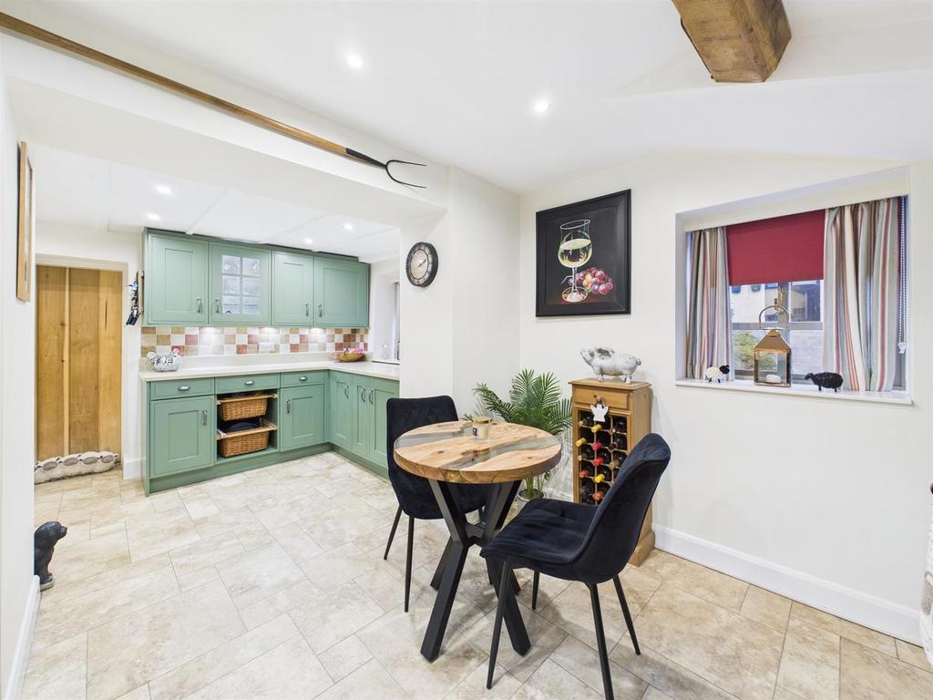 Kitchen: