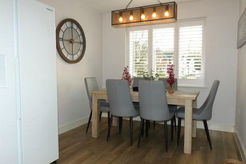 3 bedroom semi-detached house for sale, River Walk, Fetcham