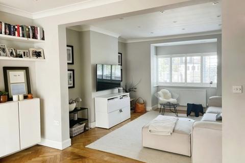5 bedroom detached house to rent, Barry Road London SE22