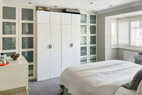 5 bedroom detached house to rent, Barry Road London SE22
