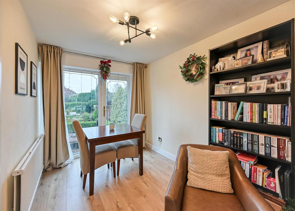 1 Denham Gardens-09.jpg