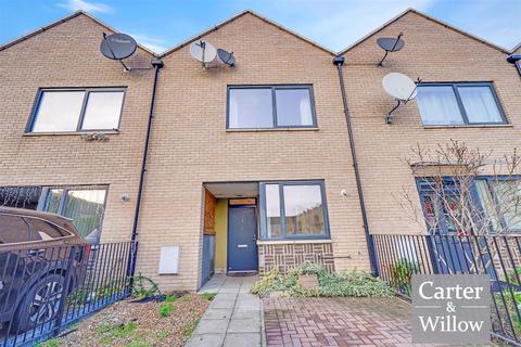 3 bedroom property to rent, Kemmel Road, Essex
