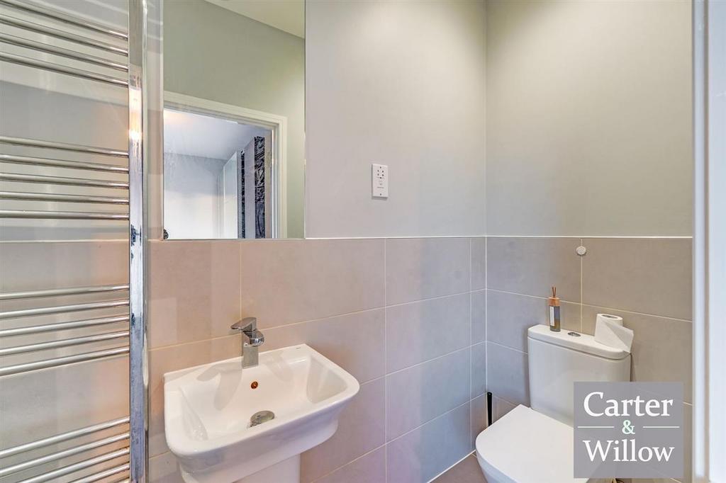 En suite shower