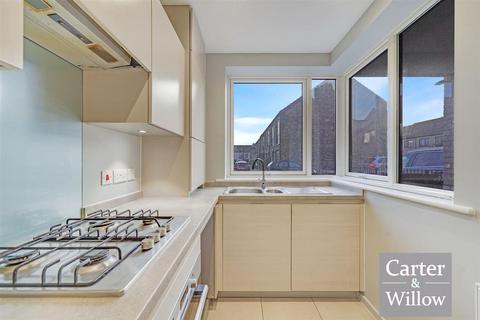 3 bedroom property to rent, Kemmel Road, Essex