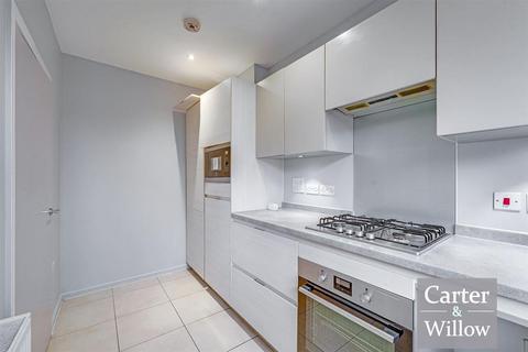 3 bedroom property to rent, Kemmel Road, Essex