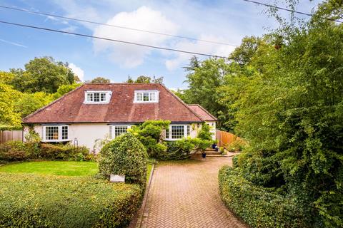 4 bedroom detached house for sale, Broadplat, Henley-on-Thames RG9