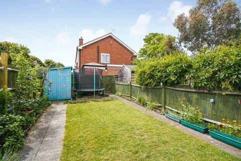 3 bedroom terraced house for sale, Esher Avenue, Walton-On-Thames, KT12