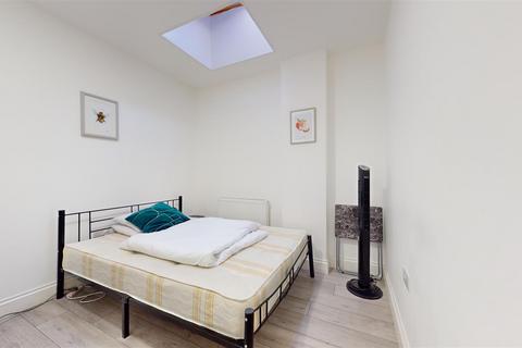 1 bedroom property to rent - Donnington Road, Brondesbury NW10