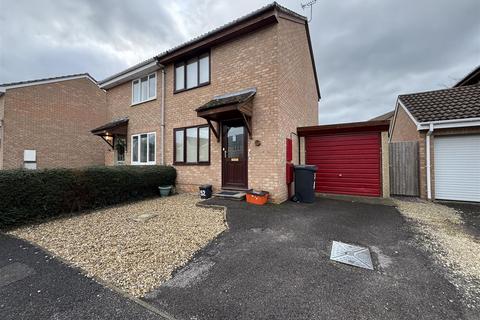 2 bedroom semi-detached house for sale, Lineacre Close, Swindon SN5
