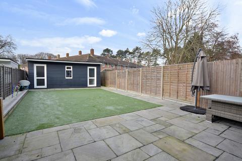 3 bedroom house for sale, Warren Drive, Ifield, RH11