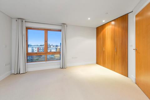 2 bedroom flat to rent, Marina Place, Hampton Wick, Kingston upon Thames, Surrey, KT1