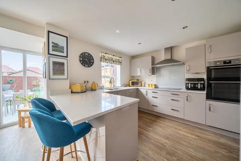 4 bedroom detached house for sale, Fir Tree Road, Stotfold, SG5