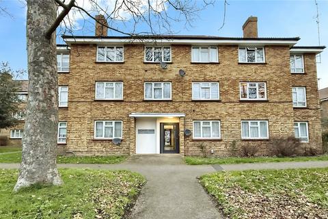 3 bedroom flat to rent, Woolwich Road, London SE2
