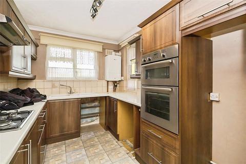 3 bedroom flat to rent, Woolwich Road, London SE2