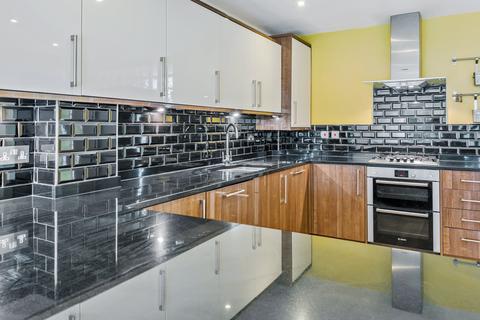 undefined, Old Mill Close, Uxbridge, UB8