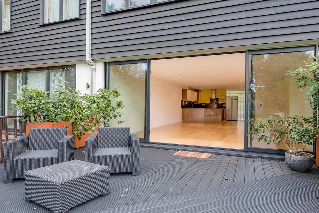 6 Balcony