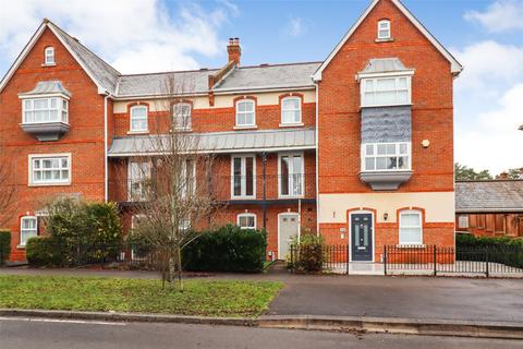 4 bedroom terraced house for sale, Turners Avenue, Hampshire GU51
