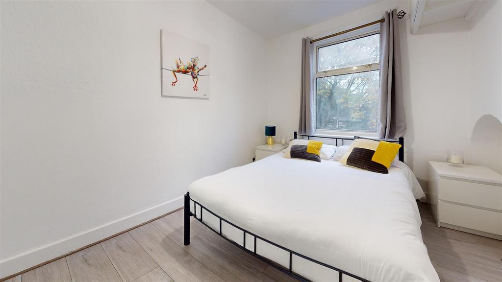 St-Pauls-Avenue-Bedroom (1).jpg