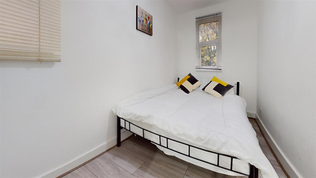St-Pauls-Avenue-Bedroom (2).jpg