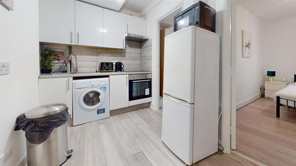 St-Pauls-Avenue-Kitchen (2).jpg
