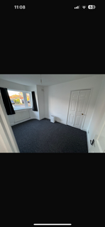 2 bedroom terraced house to rent, Berwick Avenue Southall