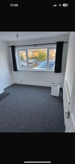 2 bedroom terraced house to rent, Berwick Avenue Southall