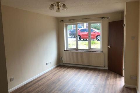 3 bedroom house to rent, Richard Close - Kettering