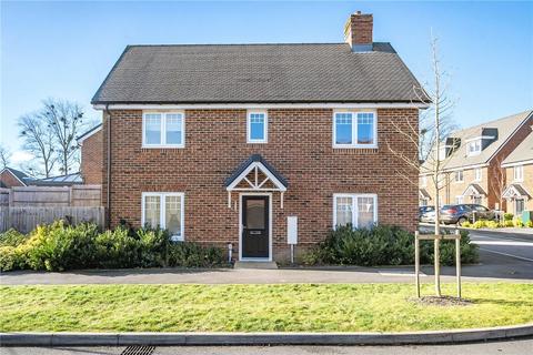 3 bedroom detached house to rent, Keepsake Close, Farnham, Surrey, GU9