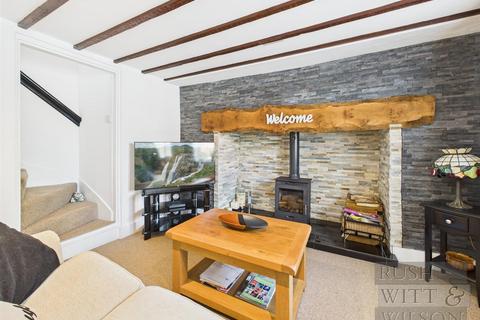 2 bedroom detached house to rent, Hastings Road, Battle