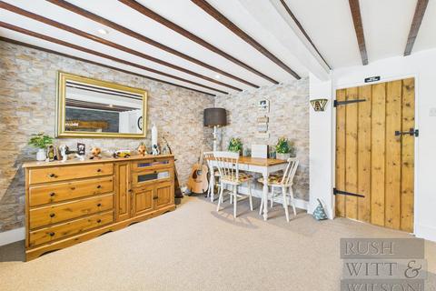 2 bedroom detached house to rent, Hastings Road, Battle