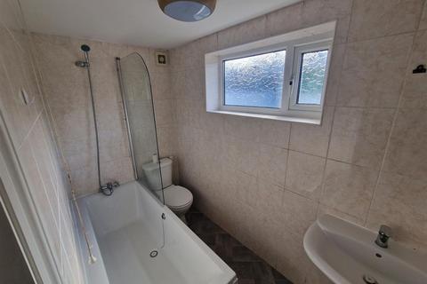 3 bedroom terraced house to rent, Gaen Street, Barry, CF62