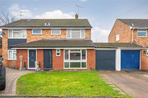 3 bedroom semi-detached house for sale - Avon Close, Surrey KT15
